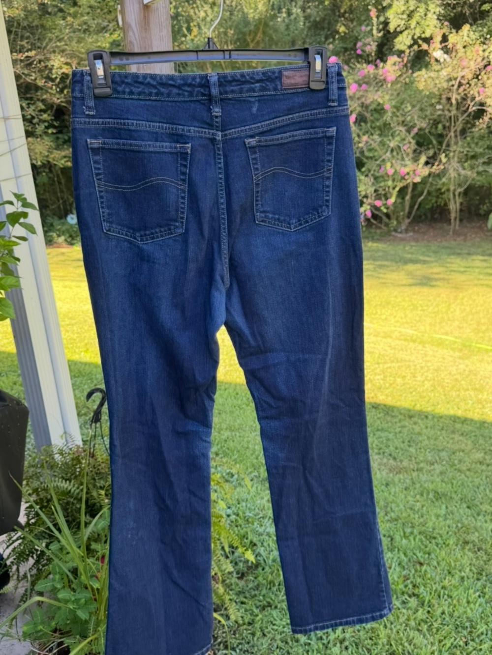 VIntage Lee • Medium Wash 99% Cotton Bootcut Jeans • 33” Inseam • 8L, - Picture 7 of 10